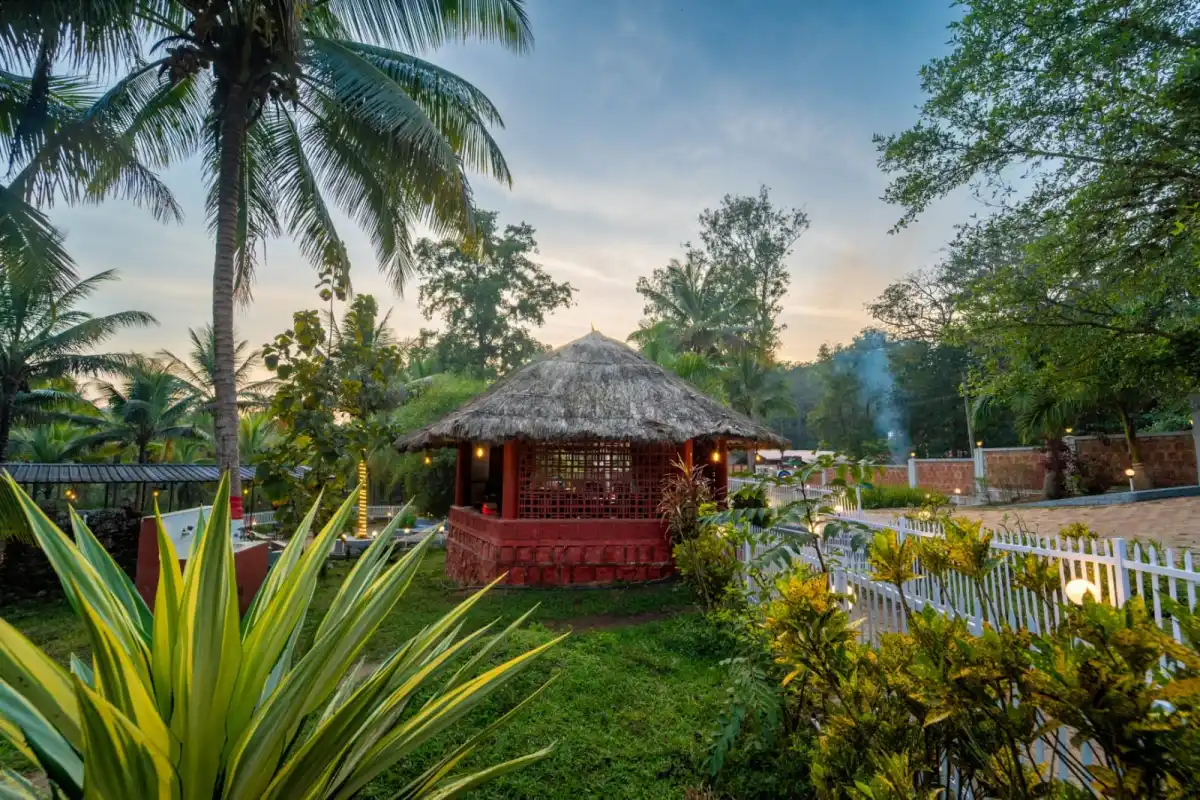 Lush surrounding garden landscape at Dandeli Safar jungle stay in Western Ghats